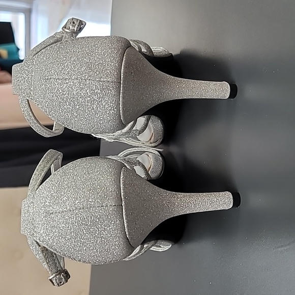 Benjamin Walk Heels "Madison" Silver" Glitter size 5 - Picture 3 of 6